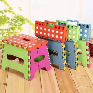 Lightweight Folding Step Stool Plastic Durable Easy Foldable Plastic Chair (Random Colour) -Small Size(19cm x 19cm x 25cm )